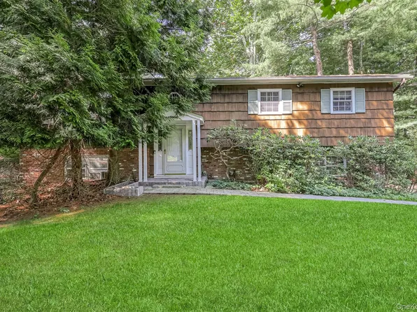 19 Mary Beth Drive, Suffern, NY 10901