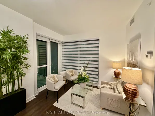 10 Park Lawn Rd #522, Toronto, ON M8V 0H9