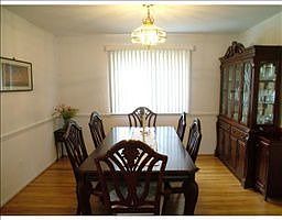 3rd image of 3271 Bluett Dr