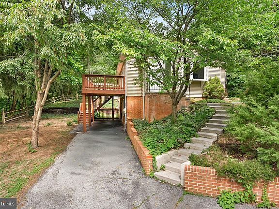 3rd image of 112 Yale Dr