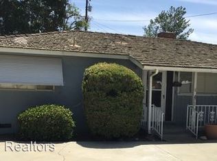 108 N Cambridge Dr, Lemoore, CA 93245