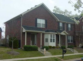 5109 Woodridge Lake Blvd, Louisville, KY 40272