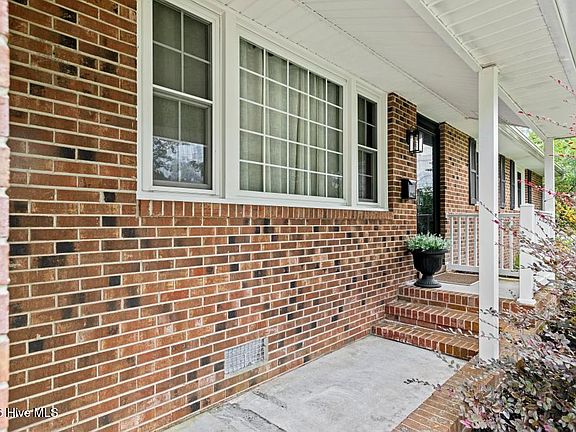 3rd image of 1121 Hendricks Avenue