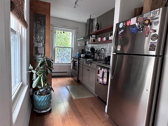 4th image of 30 Henry St