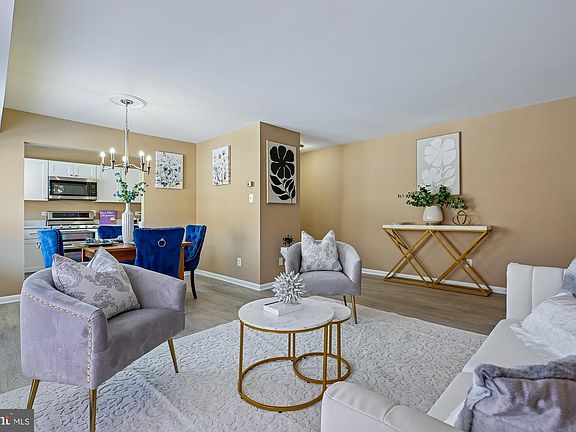 5th image of 10625 Montrose Ave APT 104