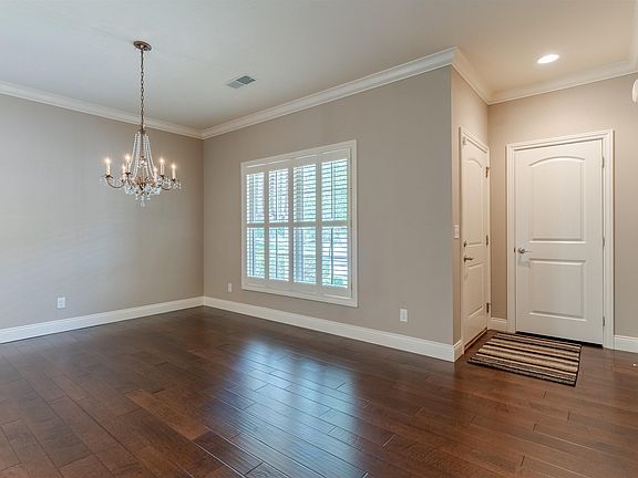 4th image of 4827 Paddock Dr