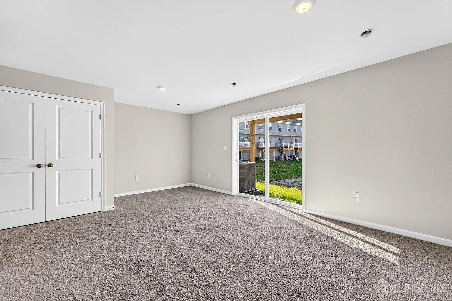 3 bed, 2.5 bath, 1962 sqft, $3,100 — Photo 3