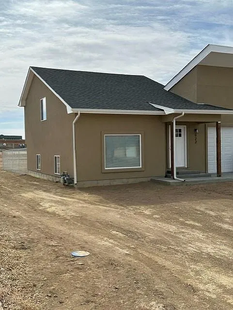 3 bed, 1600 sqft, $1,750 — Photo 2
