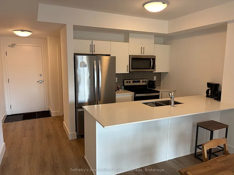 4 Kimberly Ln #124 — Photo 4