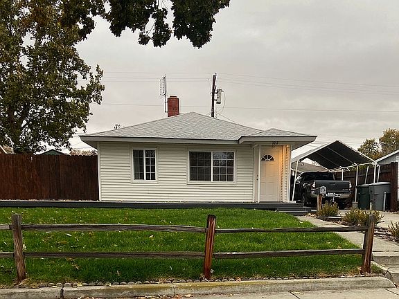 3rd image of 1031 Sanford Ave