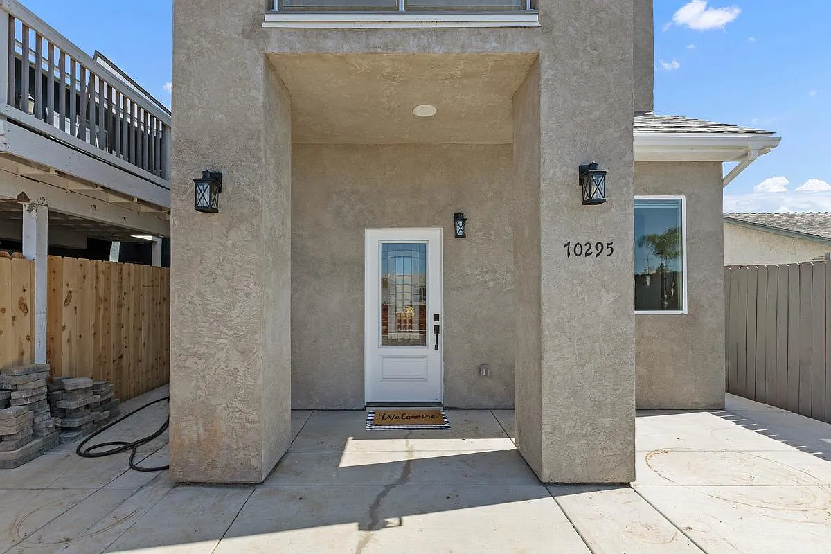 Building Photo - 10295 San Ramon Dr