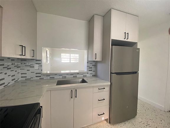 3rd image of 301 NW 25th Ct #301