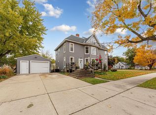 426 1st St NW, Faribault, MN 55021