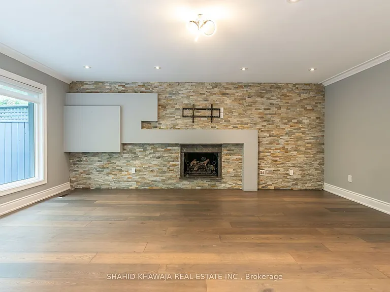 1590 Yew St — Photo 12