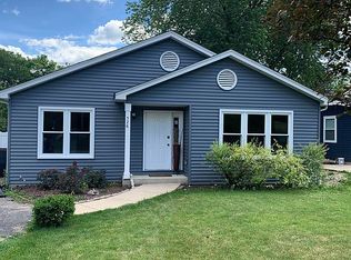 526 Union Ave, Saint Charles, IL 60174