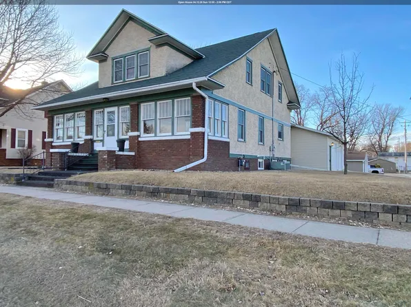 414 Plymouth St SE, Le Mars, IA 51031