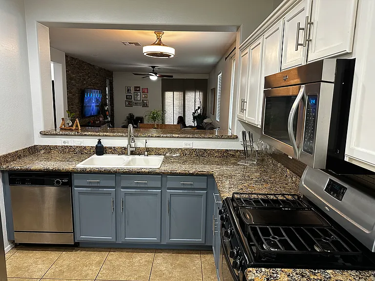 14934 W Georgia Dr — Photo 7
