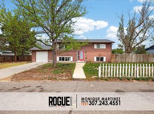 1960 Prairie Ln, Bar Nunn, WY 82601