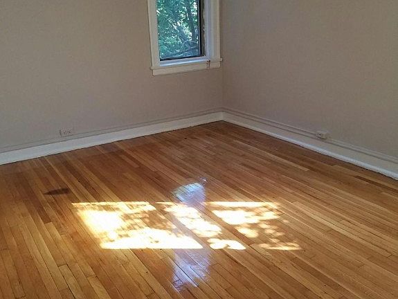 4th image of 1361 W Estes Ave #2L