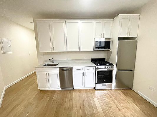 4th image of 117 W 13th St APT 44
