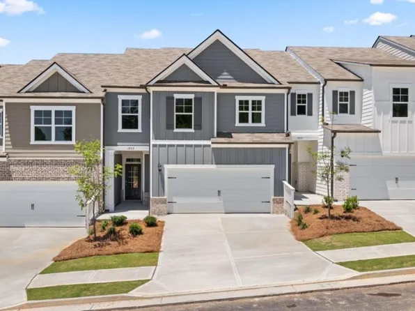 1809 Meadow Green Cir, Gainesville, GA 30501