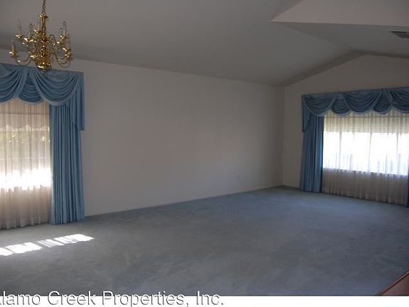 4th image of 731 Fox Hollow Way