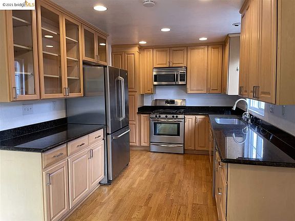 5th image of 514 Falcon Way