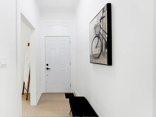 72 Nelson St E, Brampton, ON L6V 1E2