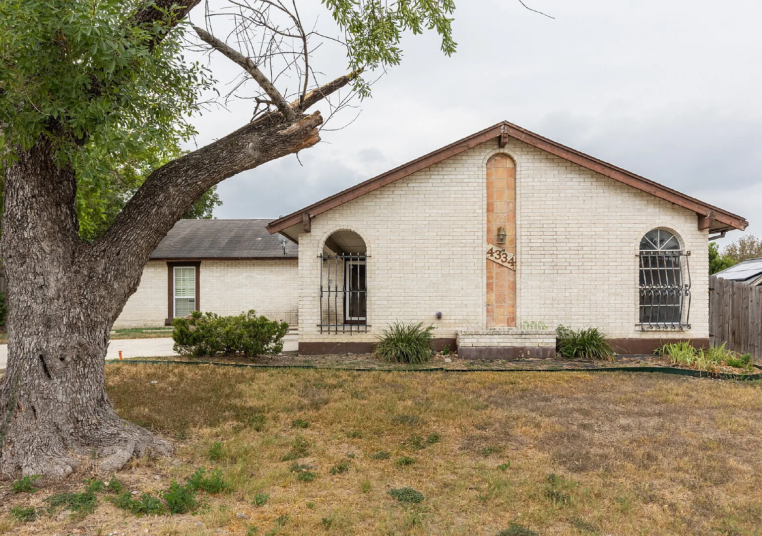 3 bed, 2.0 bath, 1499 sqft, $1,700 — Photo 1