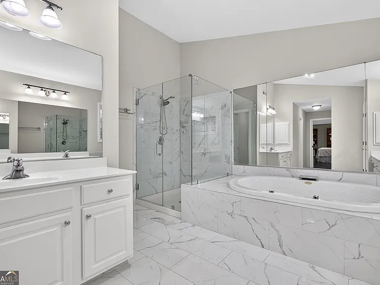323 Revolution Dr — Photo 29