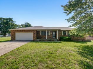 418 N Hartford Ave, Bolivar, MO 65613