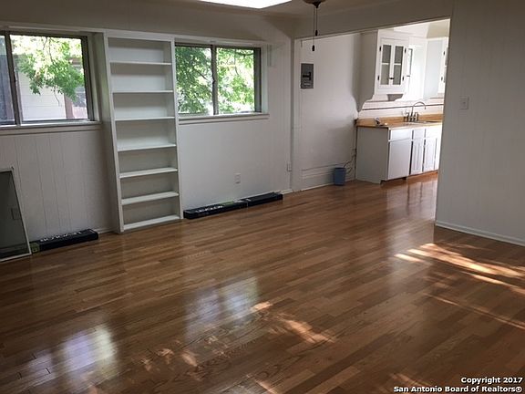 5th image of 1606 W Ashby Pl