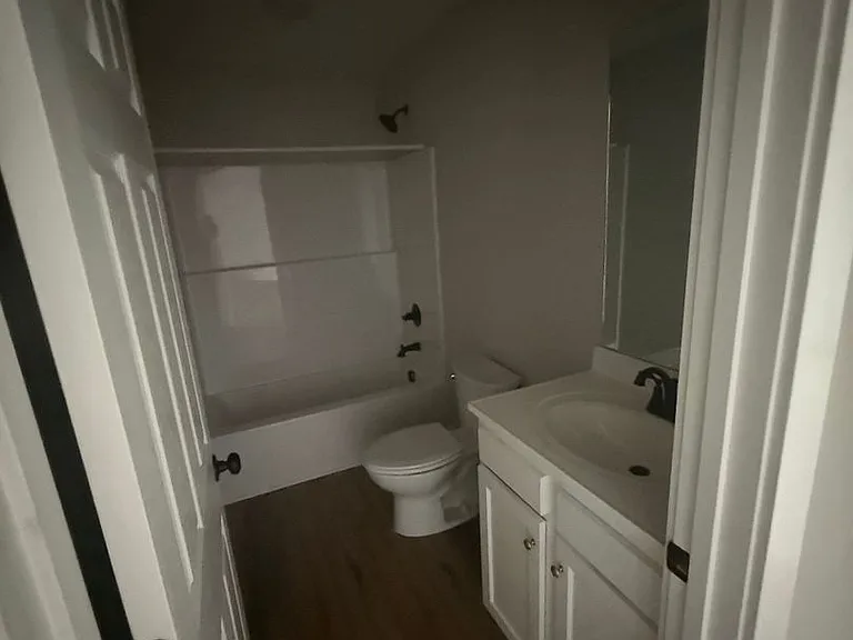 501 Livy Ln — Photo 6
