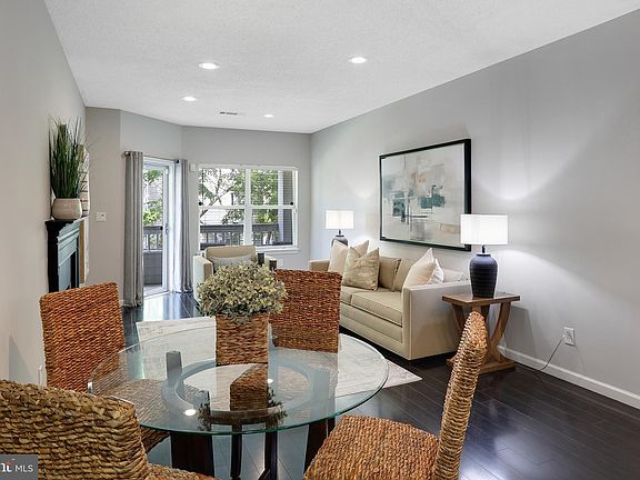 4th image of 13085 Autumn Woods Way APT 206