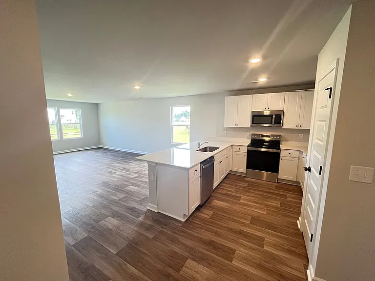 190 Birchwood Dr — Photo 3