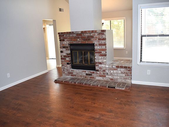 4th image of 8428 Sunblaze Way