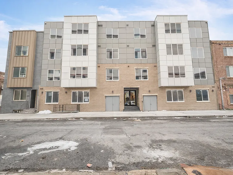 1111 S 24th St #201 — Photo 7