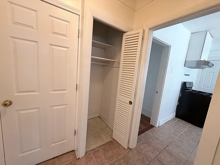 81 Linden Ave #2 — Photo 6