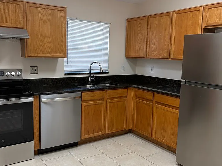 985 Scenic View Cir — Photo 4