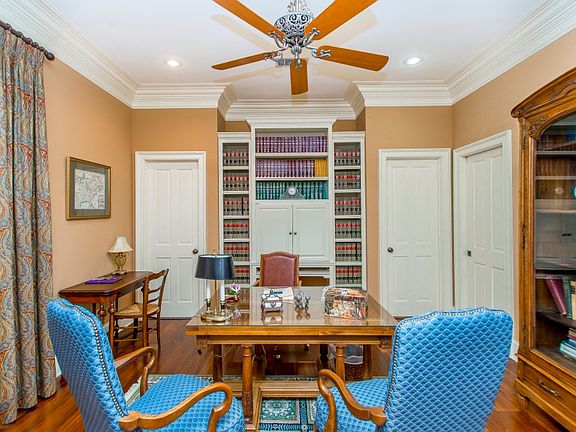 5th image of 2331 Dove Hollow Dr