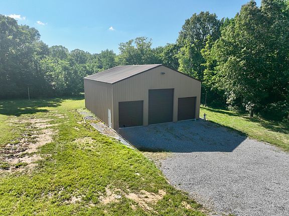 3rd image of 272 Major Wallace Rd
