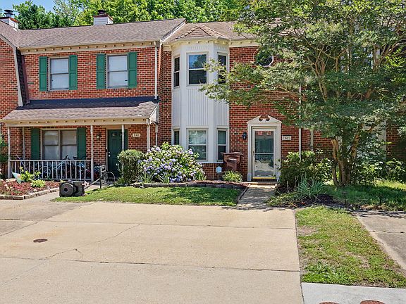 2nd image of 767 Creekside Cres