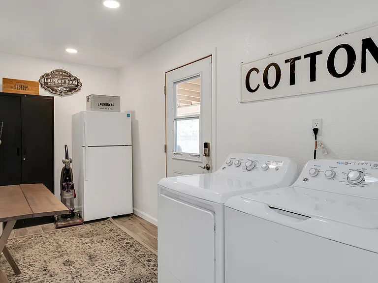 618 W Pine St — Photo 14