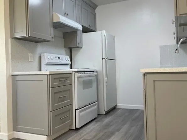 Beautiful Large Two Bedroom in a quiet area, close to parks and transportation