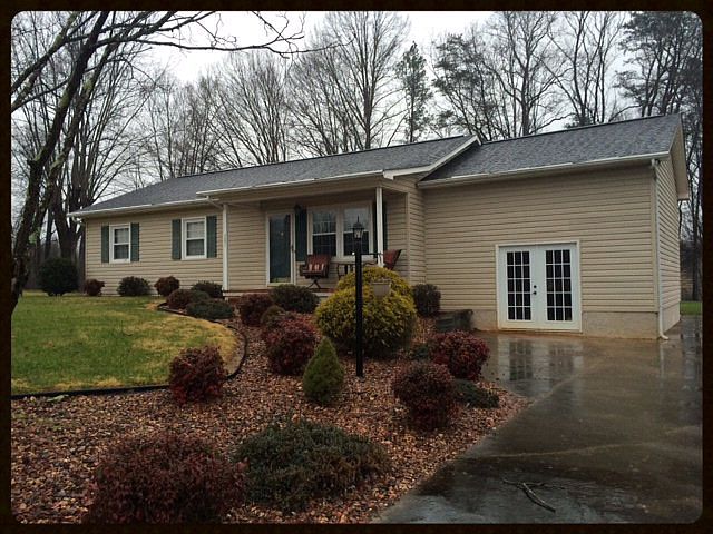 1st image of 381 Meadowbrook Ln