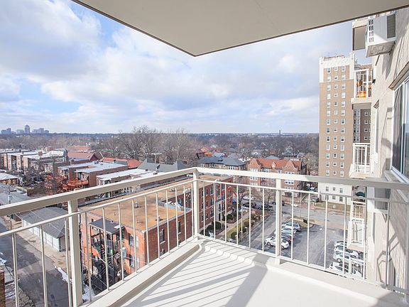 3rd image of 665 S Skinker Blvd APT 16D