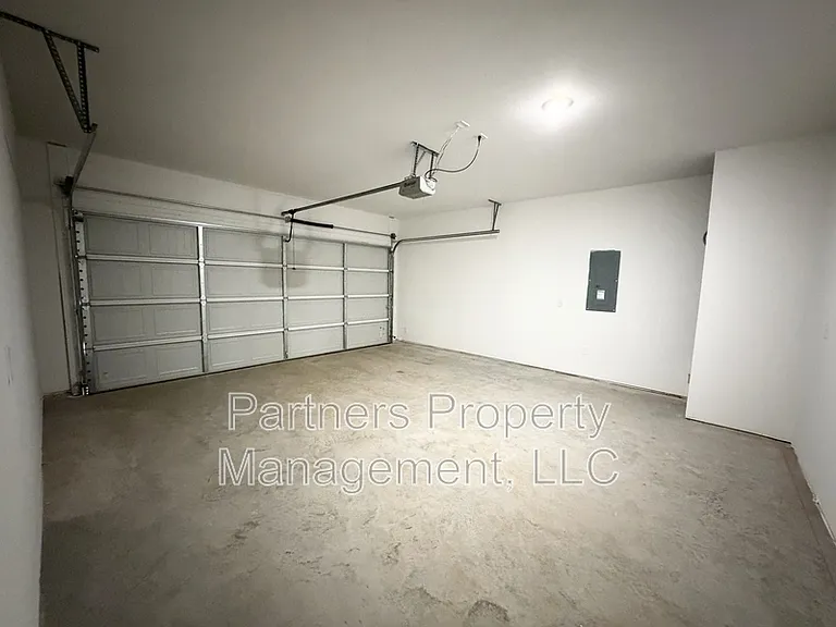 537 S Neon Ave — Photo 16