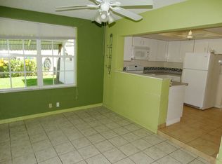 6995 NW 17th St, Margate, FL 33063