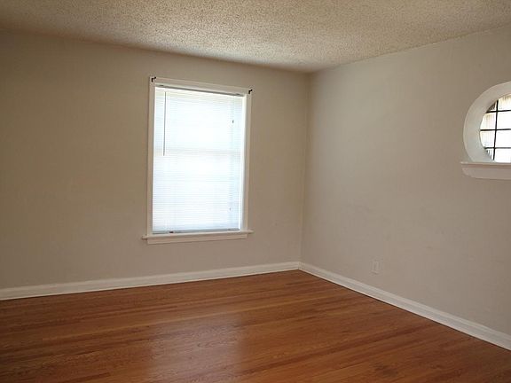 2nd image of 1014 Moorlands Dr APT 2n