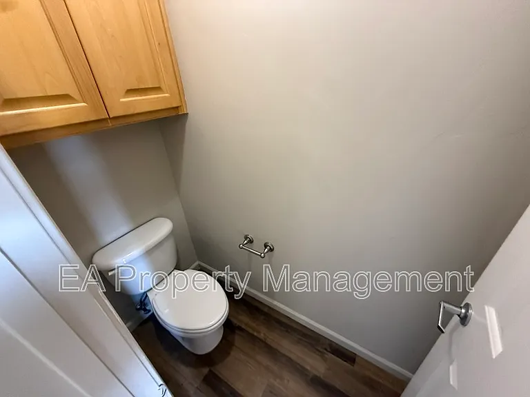 927 Tieran Ct NE — Photo 16